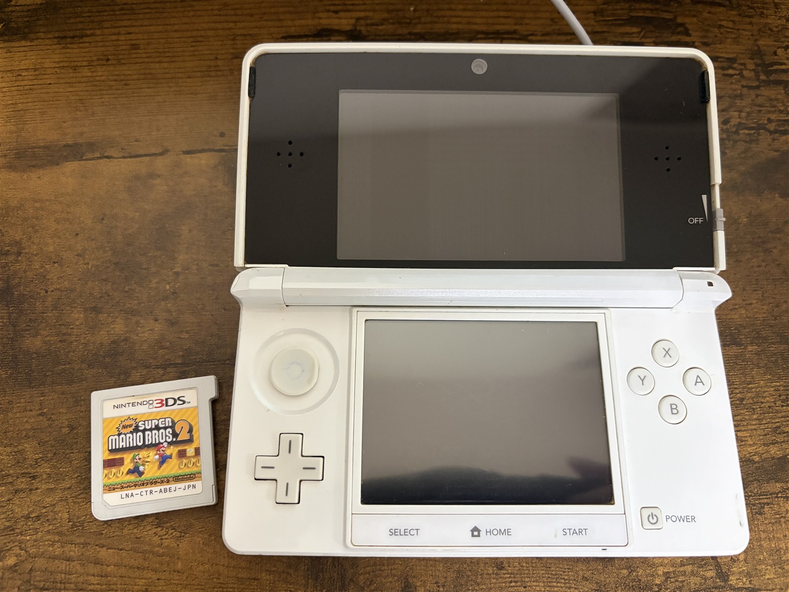 旧3DS本体と、吸い出しに使った3DSのゲームカード